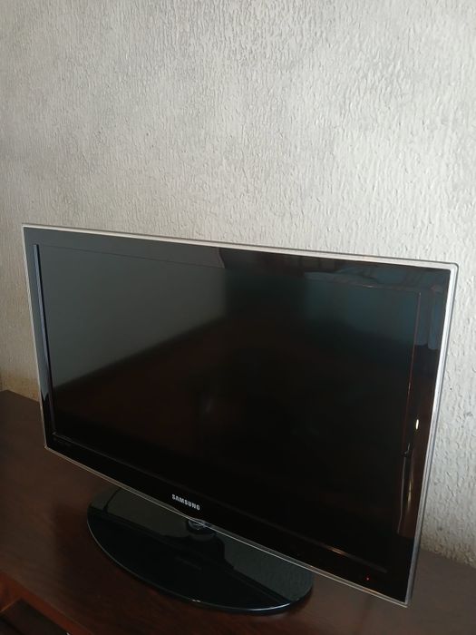 TV Samsung 32" em bom estado