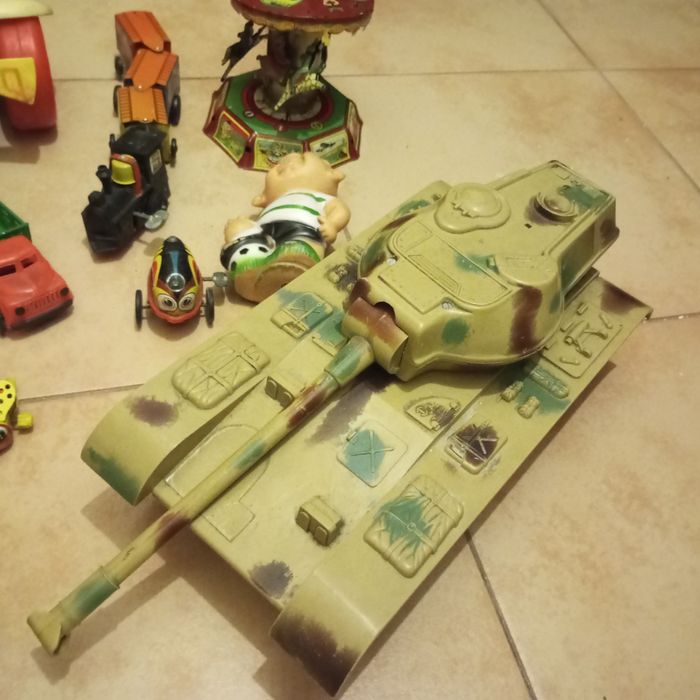 18 brinquedos antigos para restauro