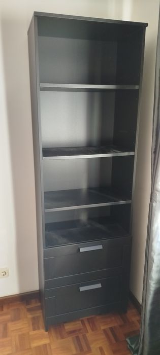 Estante preta ikea