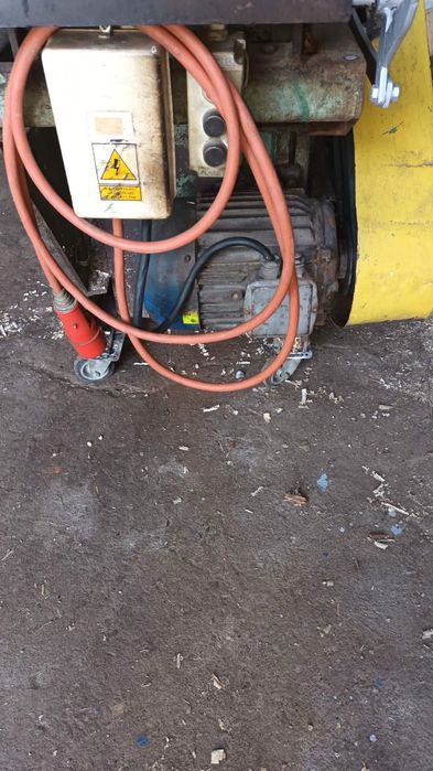 Heblarka 5.5kw stan BDB
