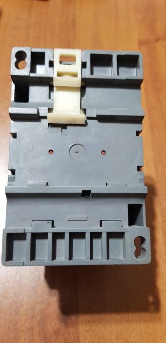 Магнітні пускачі PROMFACTOR FC4 75A