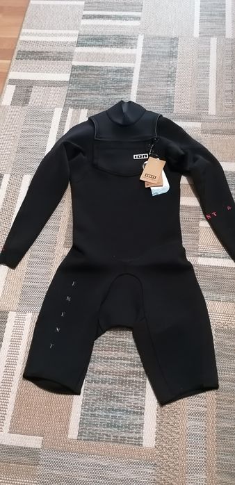 Fato surf ion S novo