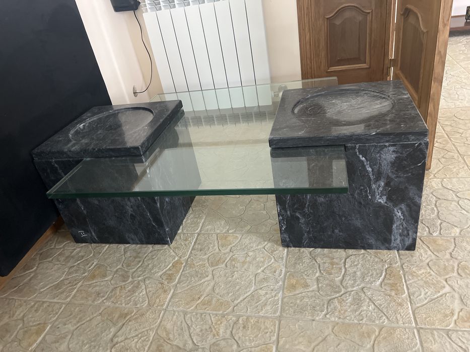 Mesa de centro em marmore e vidro