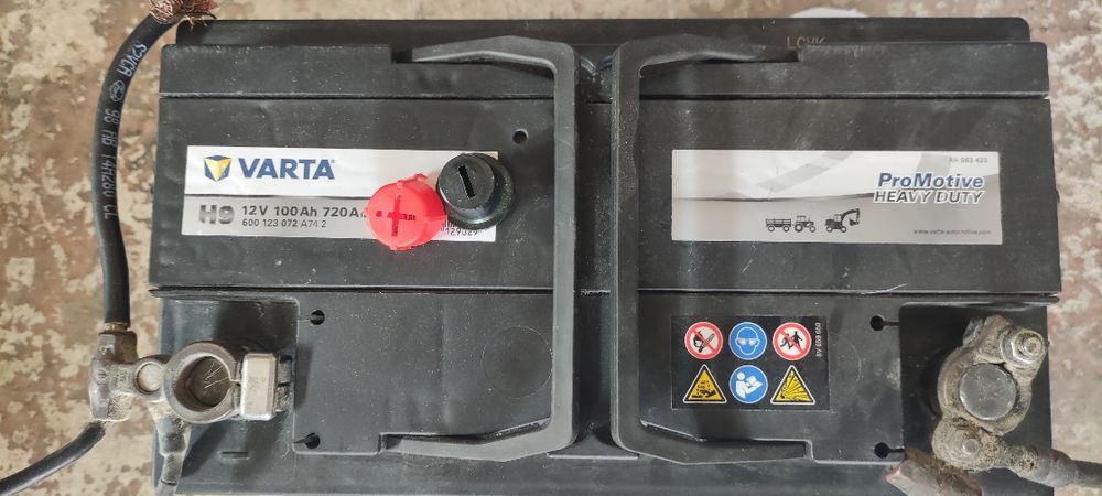 Акумулятор силовий Varta 100 ah 720 а H9 новий з Польщі