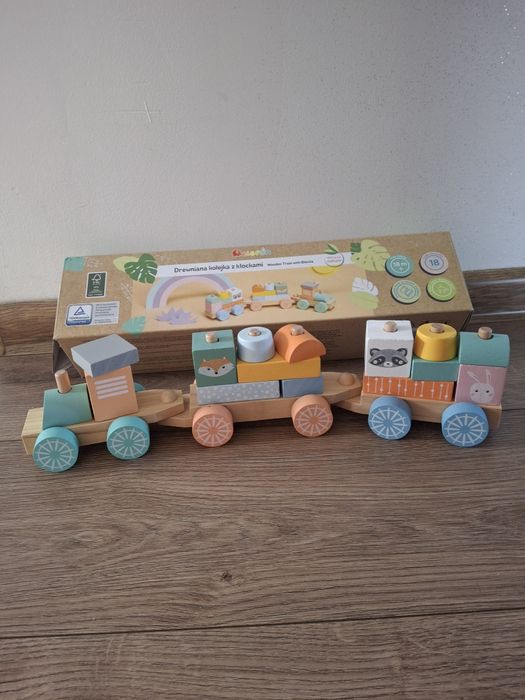 Drewniana kolejka z klockami
