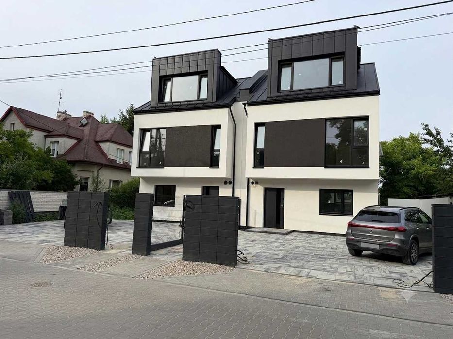 Nowoczesny dom w zielonym centrum Legionowa  131 m²  ul. Langiewicza 4