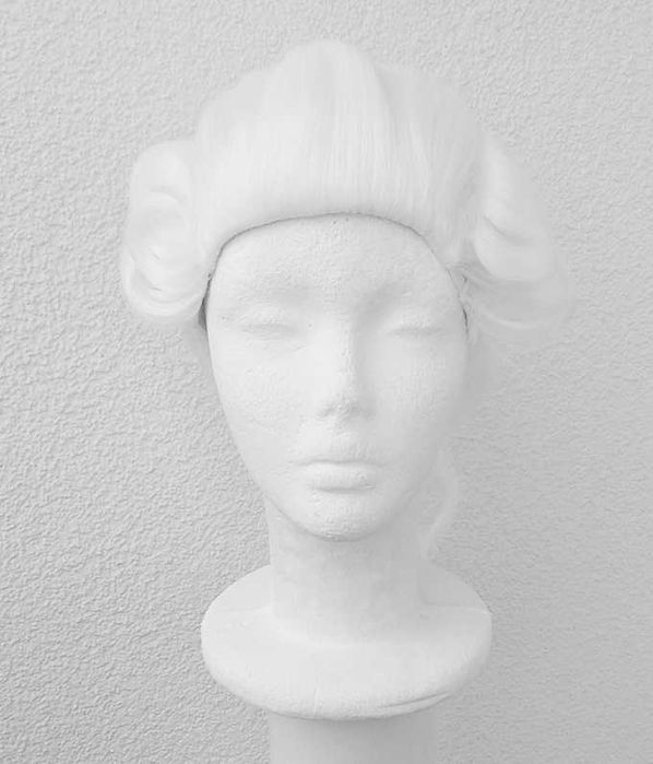 Biała peruka sędzia Duke Baron cosplay wig biały z kitką barokowa