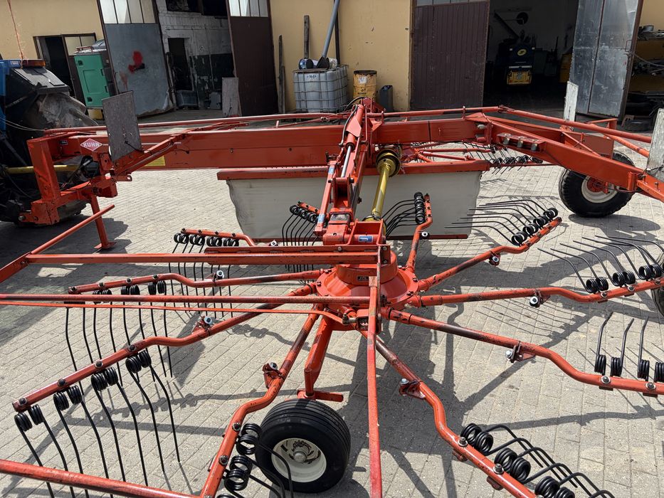 Zgrabiarka 2 karuzelowa Kuhn GA 7301 7,3m