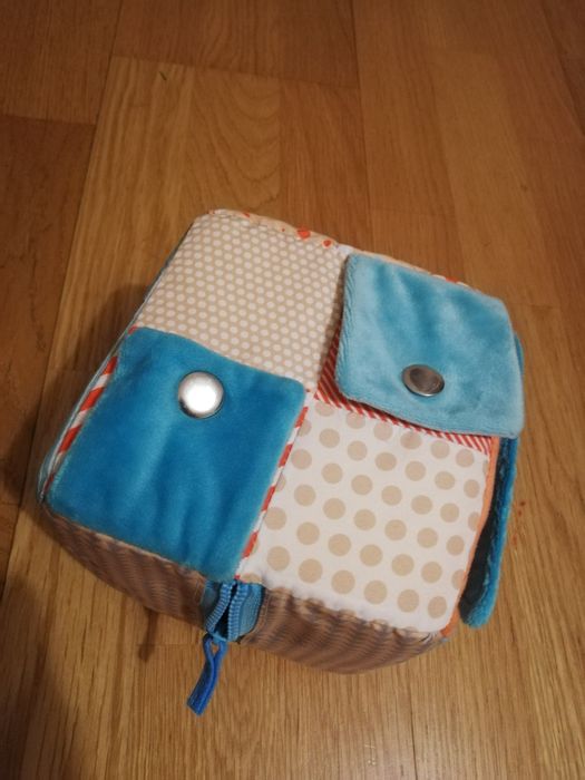 Cubo montessori para criança