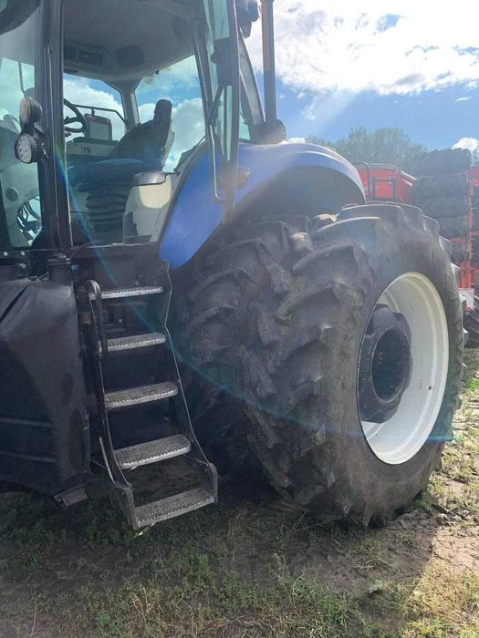 Трактор New Holland T8.390 2011