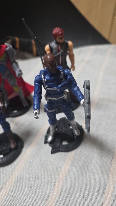 Bonecos avengers mattel