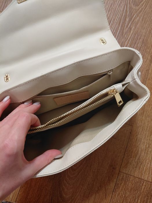 Молочная,белая  Сумка estro натуральная пожа