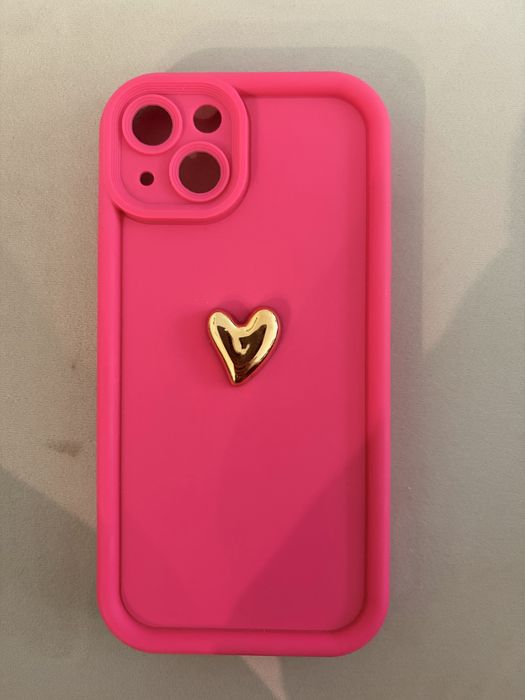 Różowe etui na Iphone 13