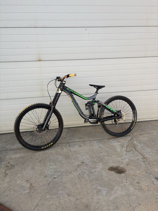 Giant Glory 2 — Downhill / DH