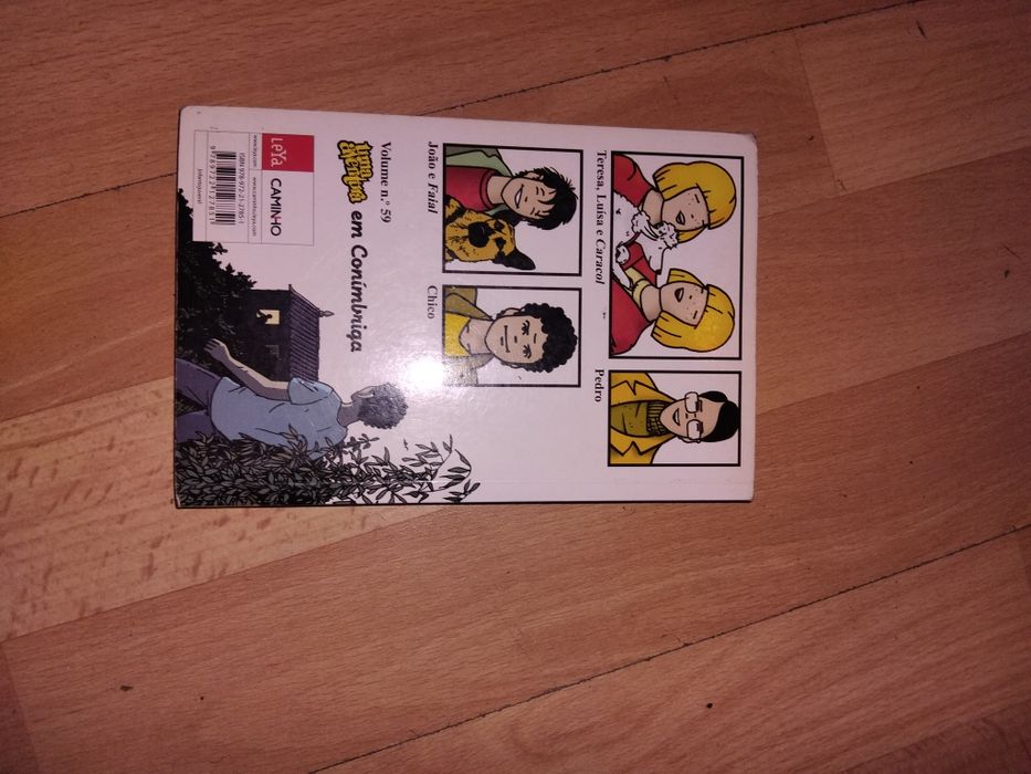 Vendo este livros leia a discrição