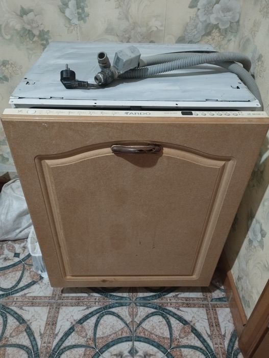 Посудомийку продам потребує ремонту