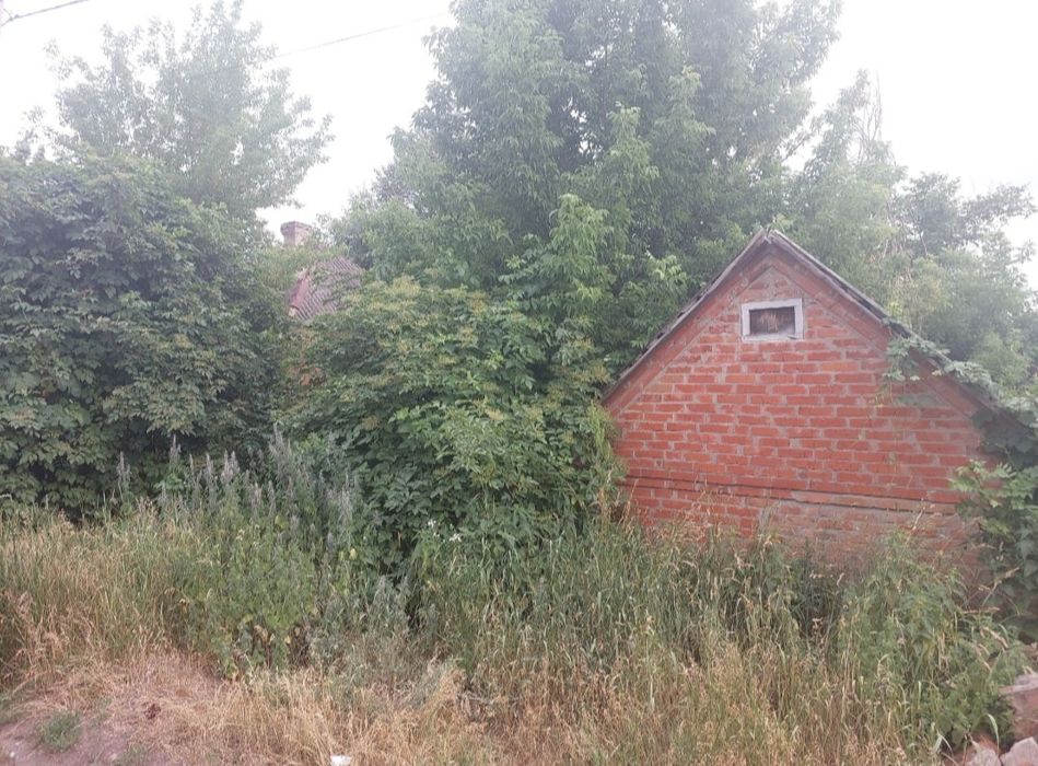 Продам земельный участок с домиком