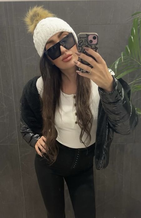 Ciepla zimowa czapka z pomponem