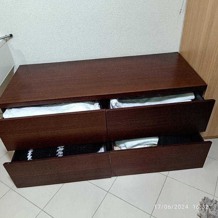 Móvel 4 gavetões madeira maciça