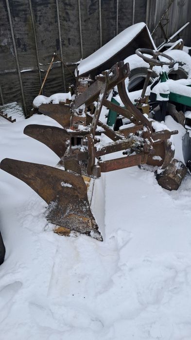 Продам Плуг Плн 3-35