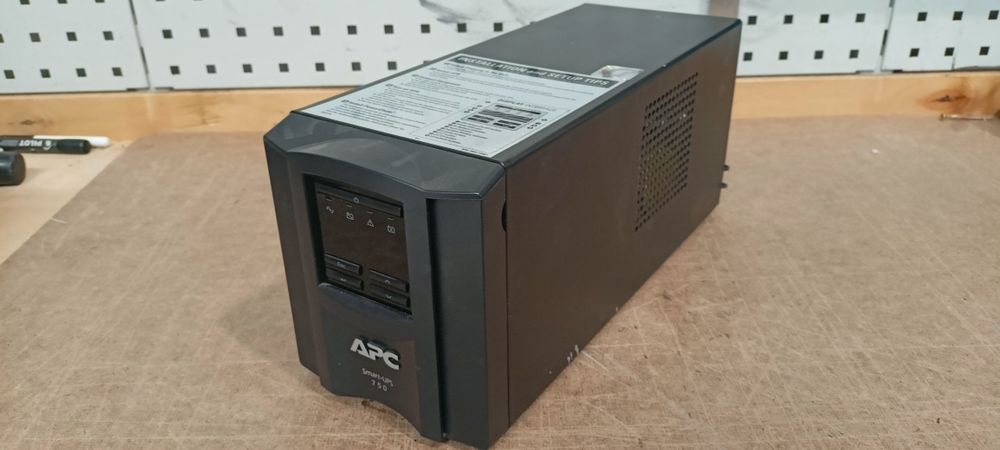Zasilacz awaryjny Smart-UPS APC 750