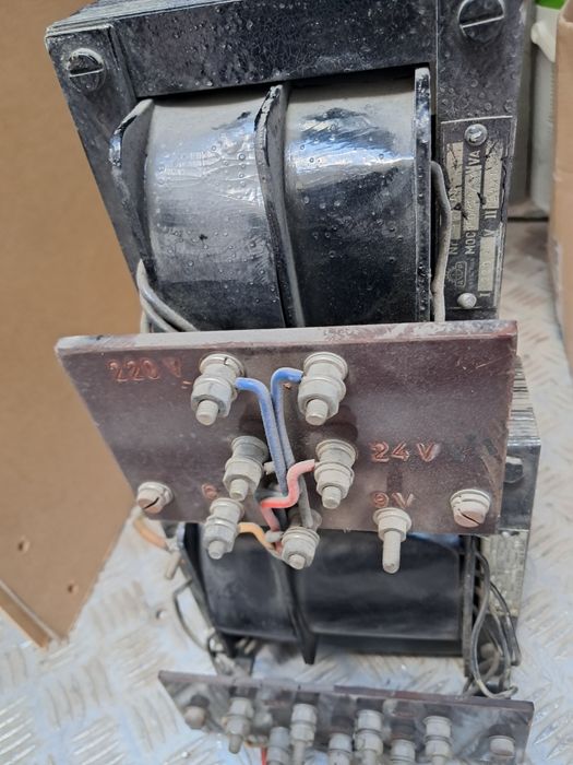 Transformator 220x24x9x6 .380x125x68x62v.