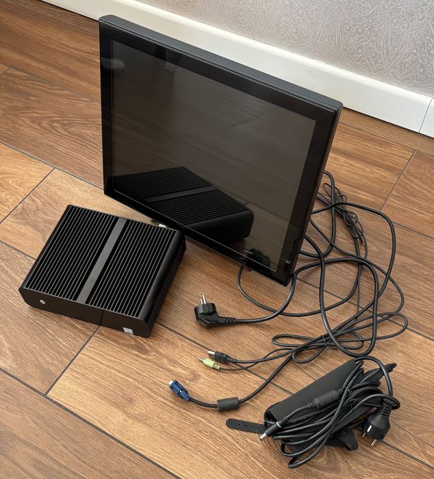 Zestaw: monitor dotykowy iiyama ProLite T1732MSC 17" + mini PC fanless