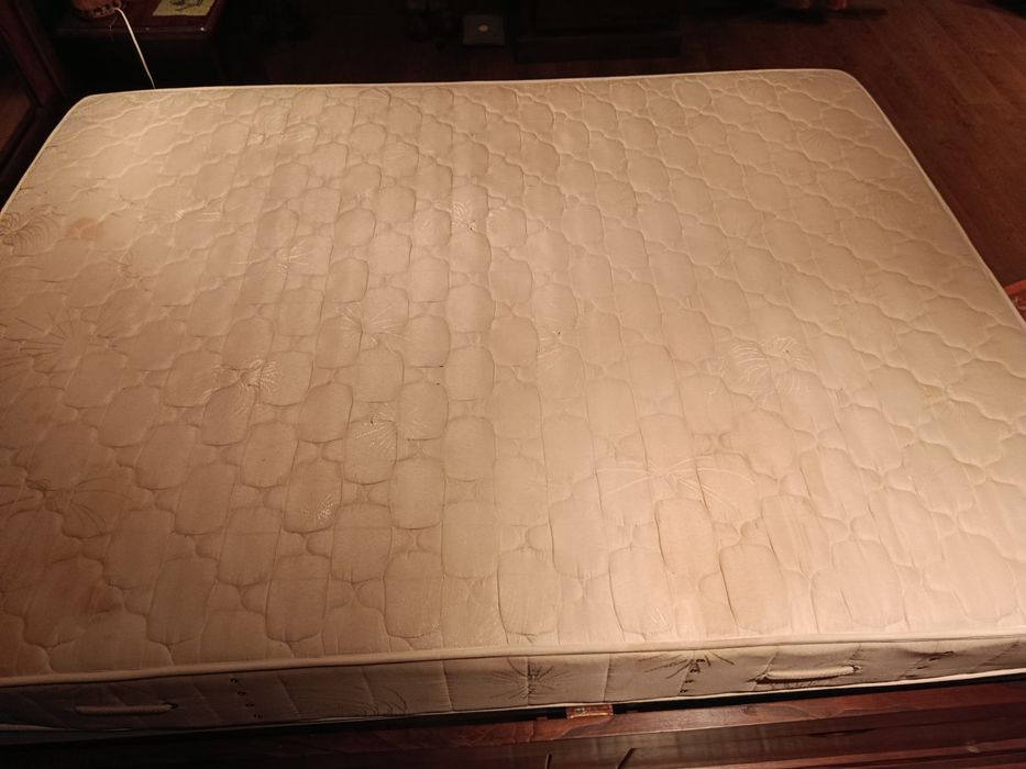 Vendo colchão cama de casal