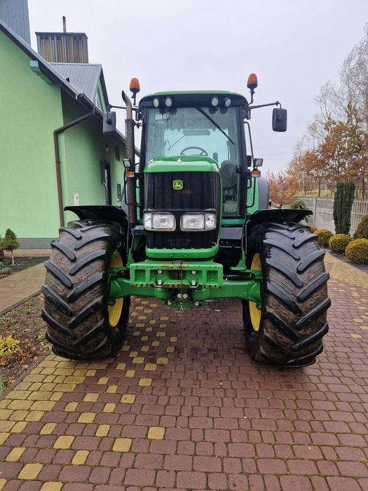 Ciągnik John Deere  6820
