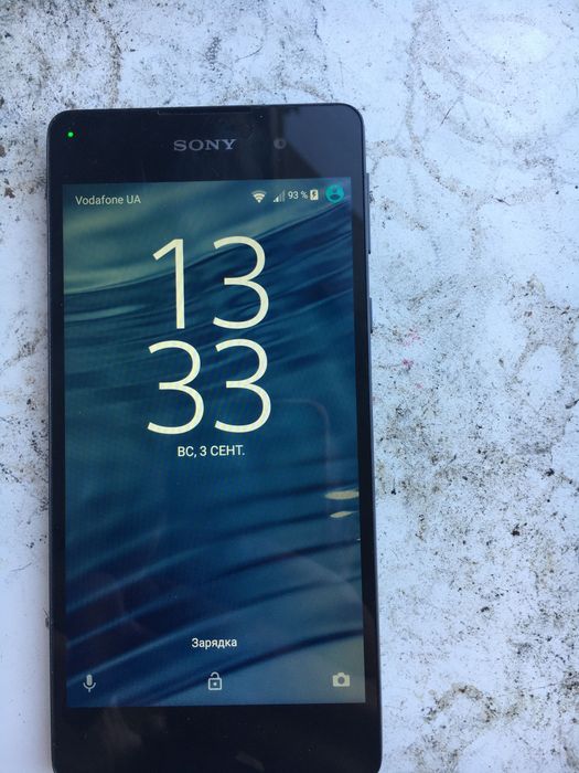 Продам телефон сони не работает