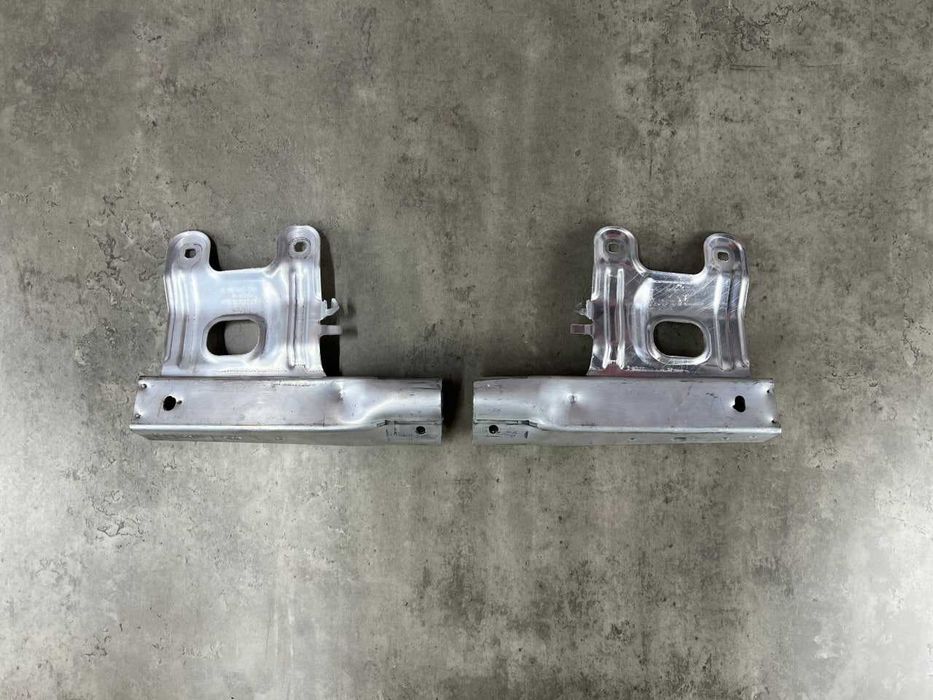 Опора переднього бампера (ліва, права) - BMW 3 F30 / F31