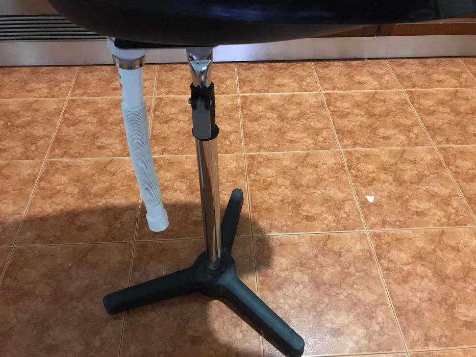 Calha móvel profissional para lavar cabelo – como nova