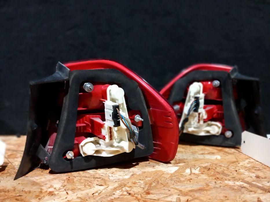 Farolim trás stop esquerdo e direito BMW E90