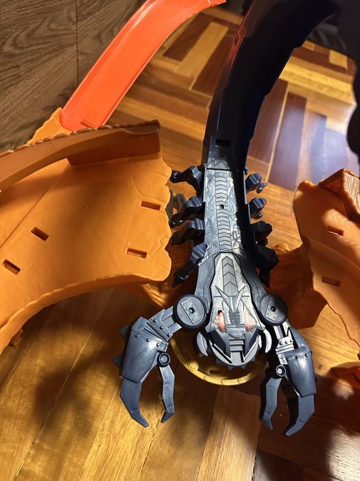 Трек hot wheels Жало скорпіона монстер трак