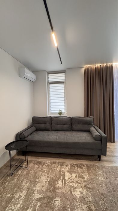 Продаж Нової 1,5 кімнатної квартири. Центр.