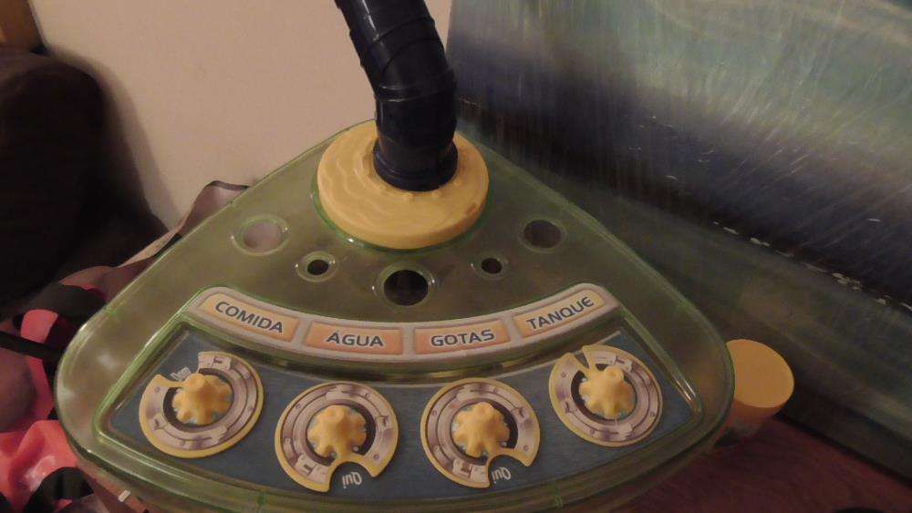 Aquário com periscópio para se ver o mundo subaquático