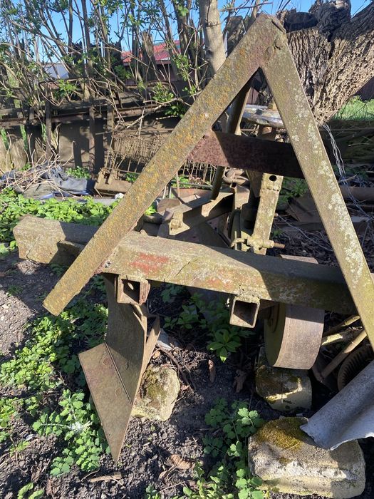 Продам плуг двохкорпусний