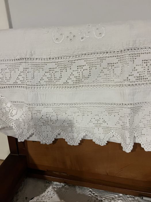 Vendo várias peças em linho em renda feita à mão