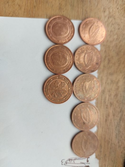 Moedas diferentes países com a data 2007