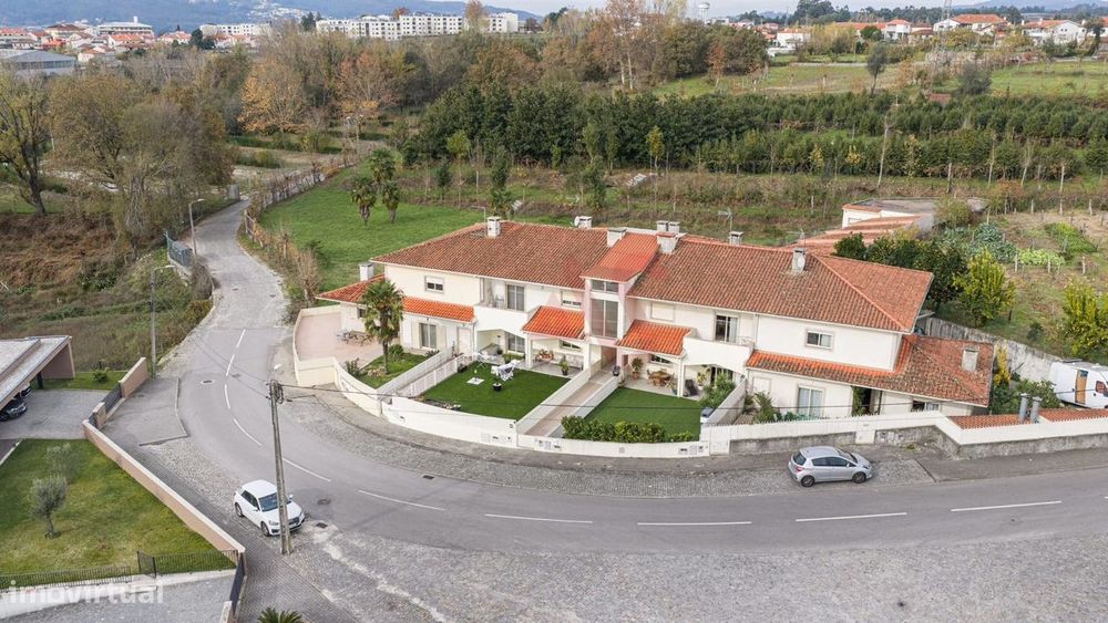 Andar de Moradia T3, localizada em zona tranquila de Fafe, em ótimo es