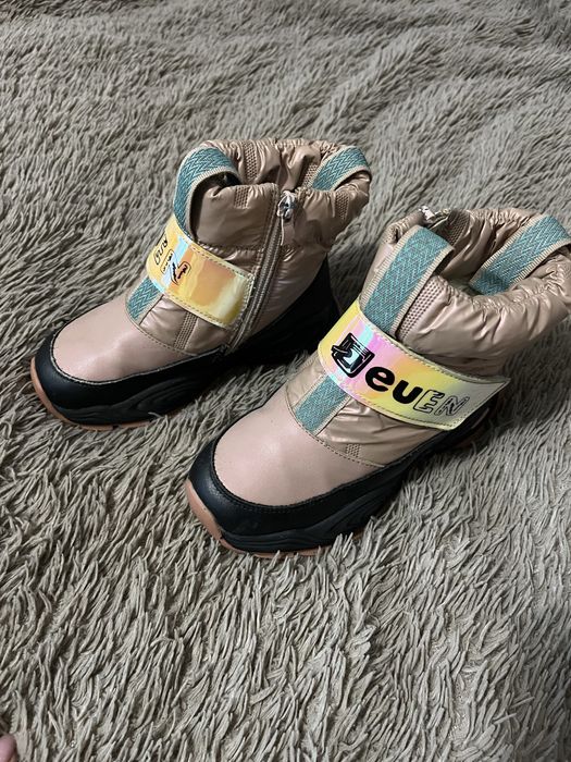 Сапожки доя дівчинки 30 р