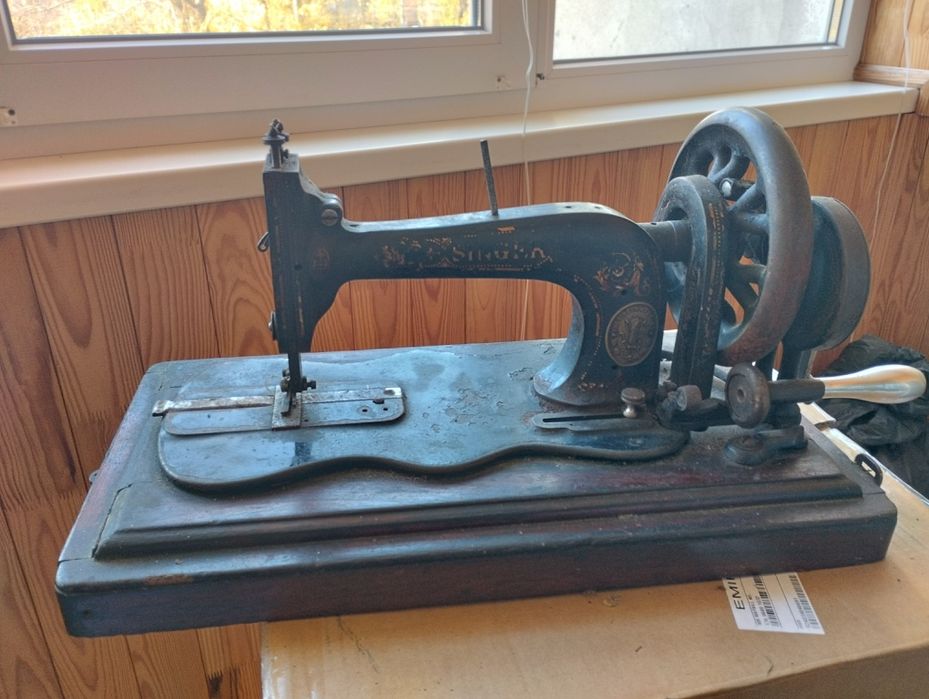 Продаю швейную машинку Singer.