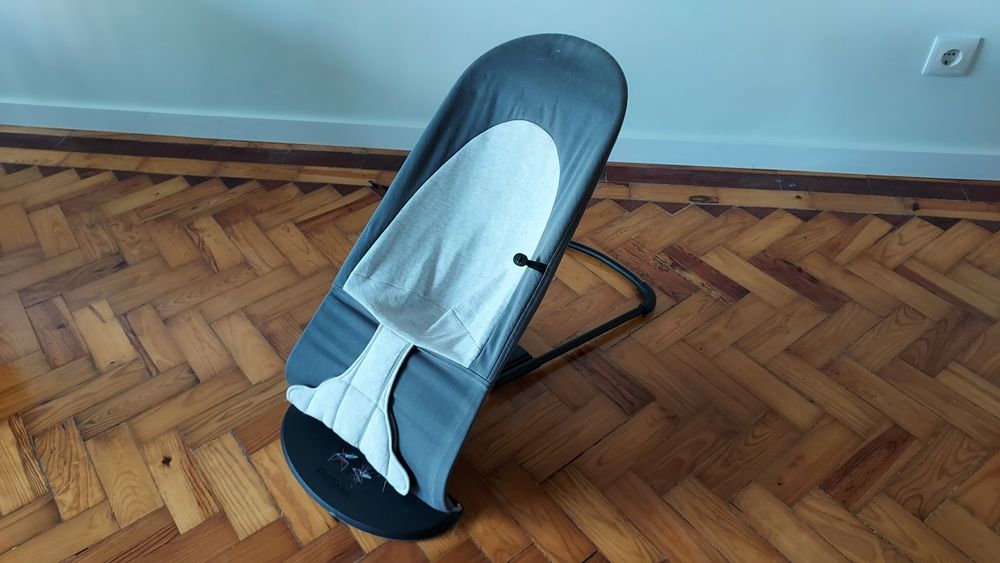 Espreguiçadeira Babyjörn cinza
