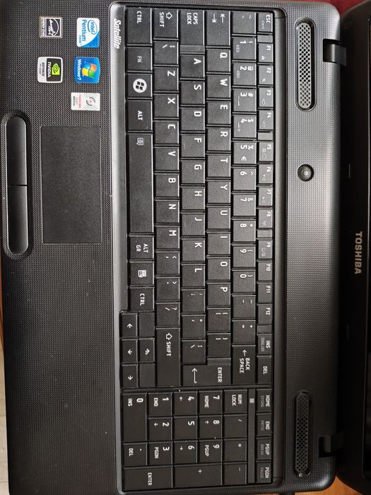 Toshiba Satellite C 660-1 X 8