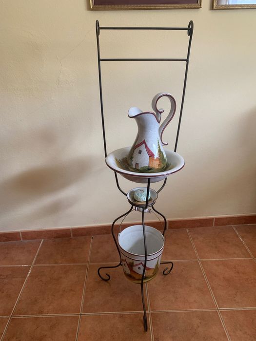 Lavatório antigo decoração pintado à mão
