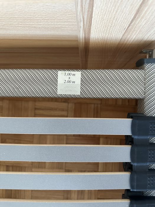 Vendo Cama de Solteiro em Madeira + Estrado + Mexa de Cabeceira