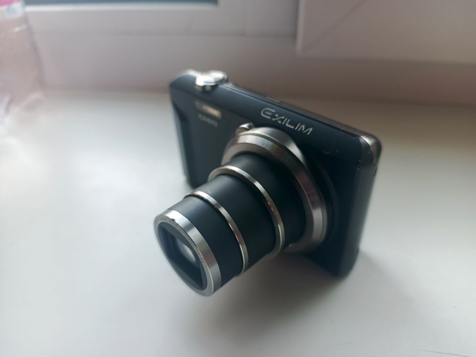 Casio Exilim EX-ZS100: 12хZoom Метал, HD 14.1 Мп та CCD-vintage +16Гб