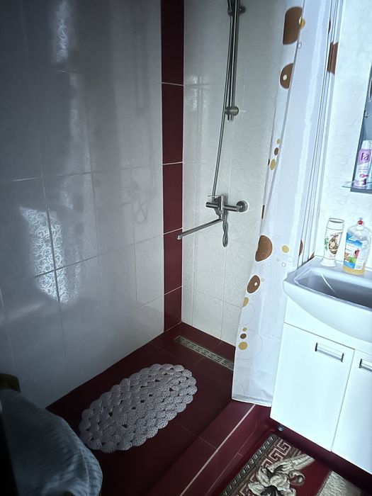 Продам двухкомнатную квартиру на первом этаже