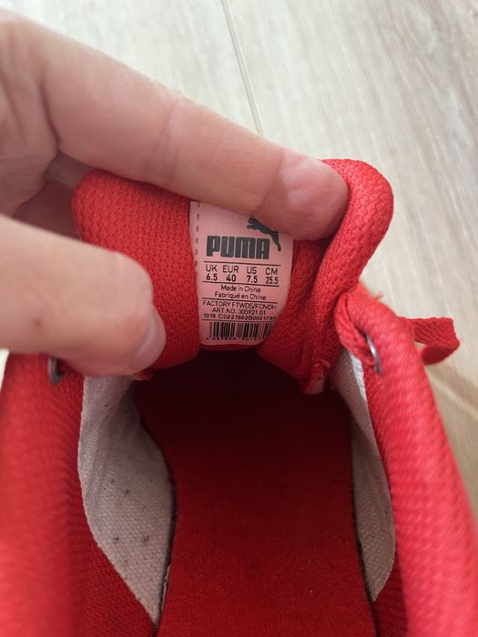 Червоні кросівки PUMA Ferrari