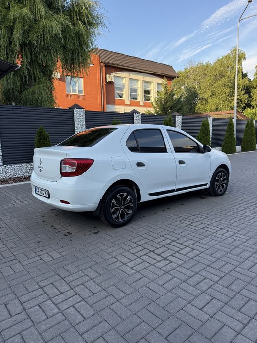 Renault Logan 2 2016 1.2 газ бензин.